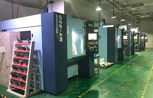 ศูนย์เครื่องจักร CNC 5 แกนสำหรับการผลิตชิ้นส่วนความแม่นยำ
